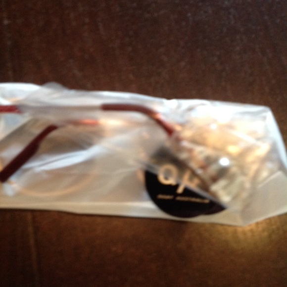 SOOOLD NEW! QUAY Rose goldMUSE mirrored sunnies💕 - Picture 6 of 6